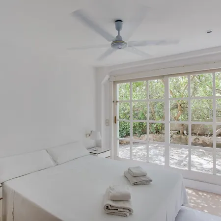 Cala Padri Seafront Villa *